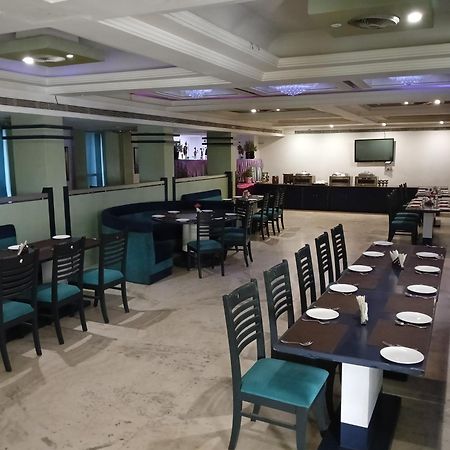 Bk Castles Hotel Jabalpur Buitenkant foto