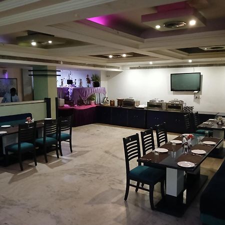 Bk Castles Hotel Jabalpur Buitenkant foto