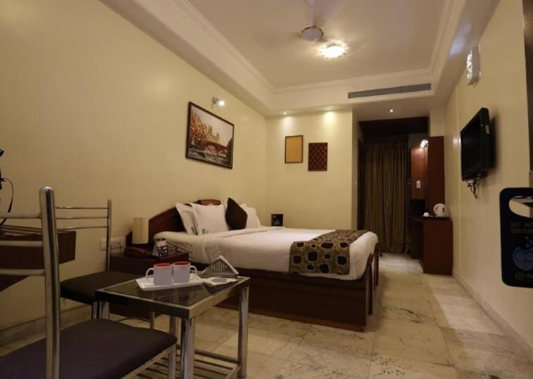 Bk Castles Hotel Jabalpur Buitenkant foto