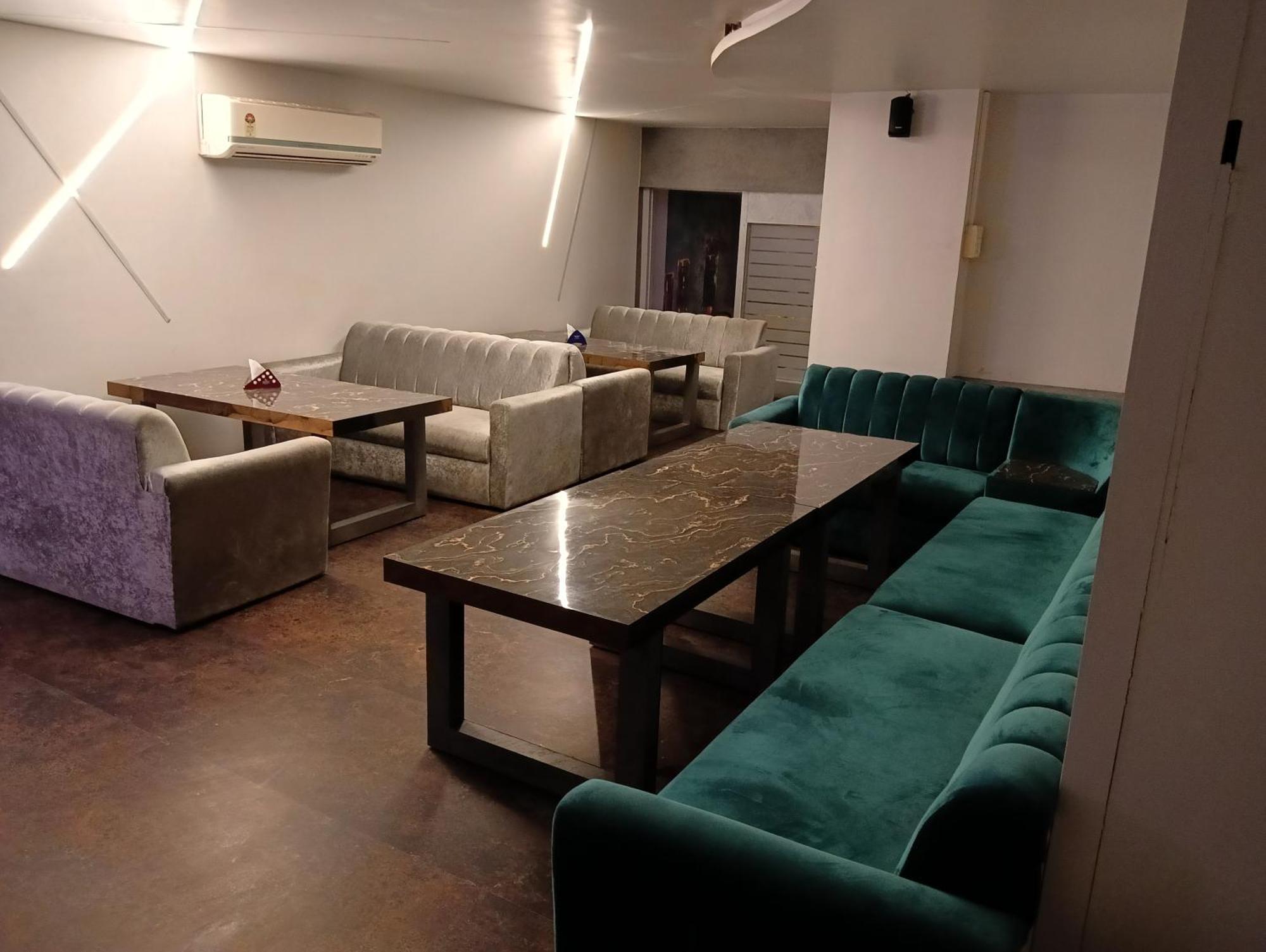 Bk Castles Hotel Jabalpur Buitenkant foto