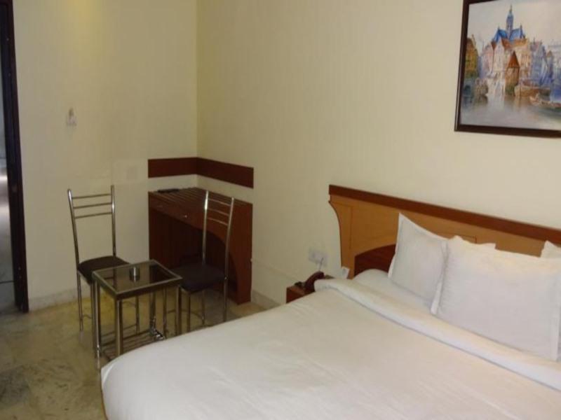 Bk Castles Hotel Jabalpur Buitenkant foto